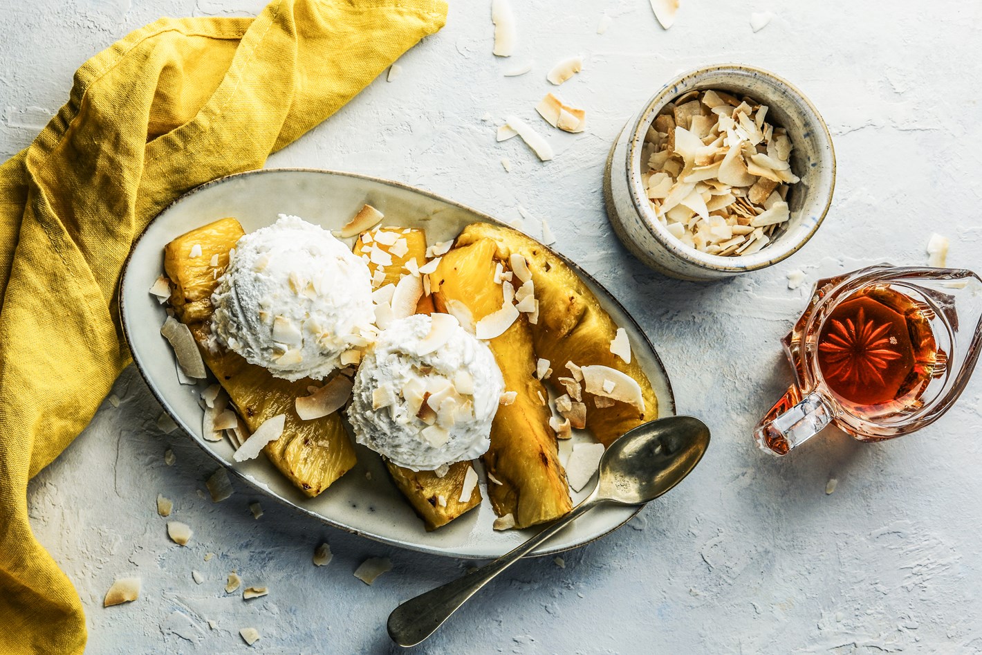 Coconut Crisp mit gegrillter Ananas